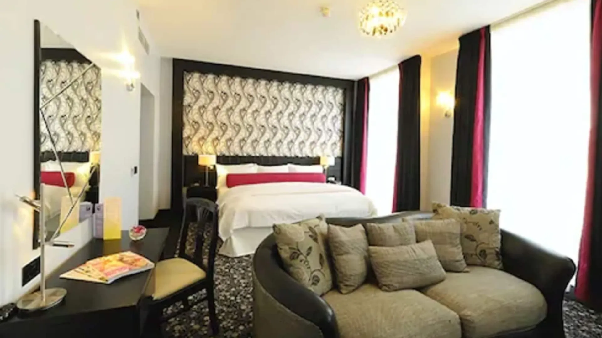Hampton Hotel Dublin 4*,