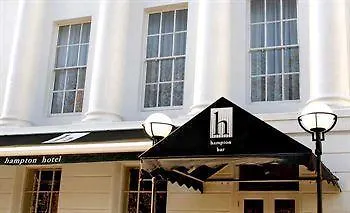 Hampton Hotel Dublino 4*,